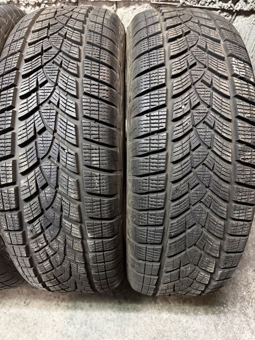 225/65/17 GoodYear 4бр дот22