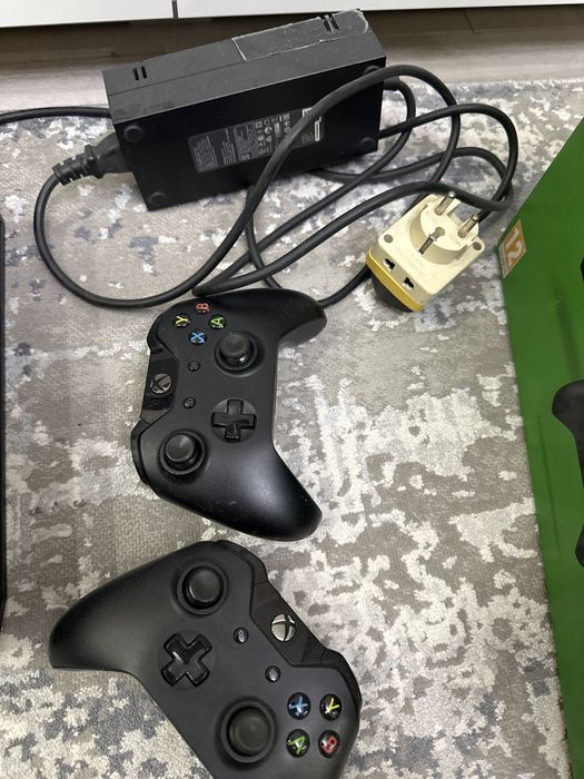 Продам Xbox one + Kinect