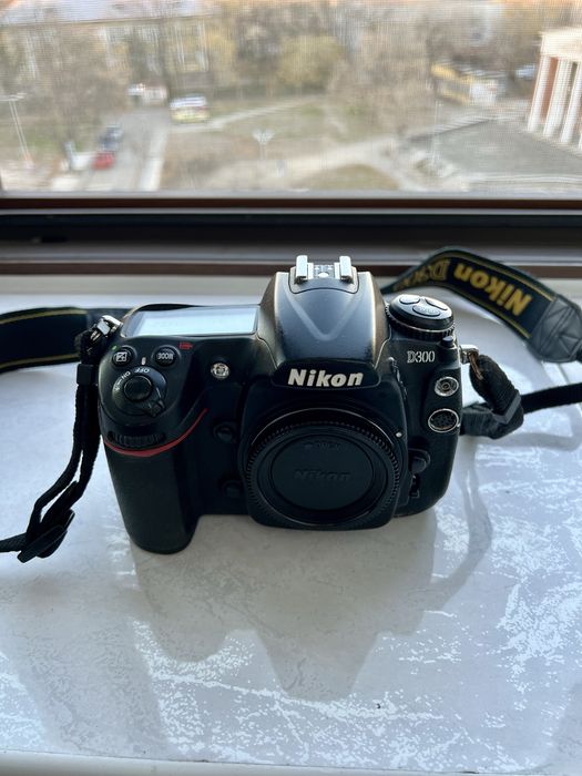 Nikon d300 Пълен Комплект с Обектив