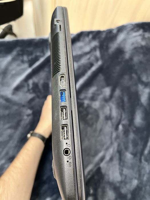 Vand laptop Asus X543M
