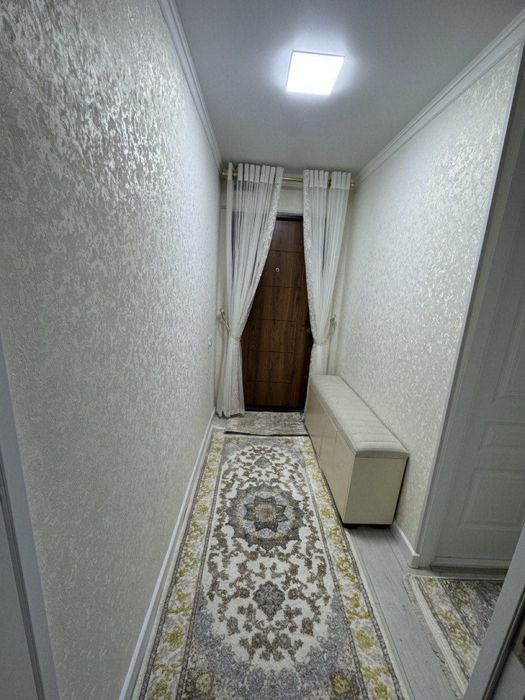 Сдаётся квартира в чирчике 2х ком 4мкн 4 этаж не далеко от дороги