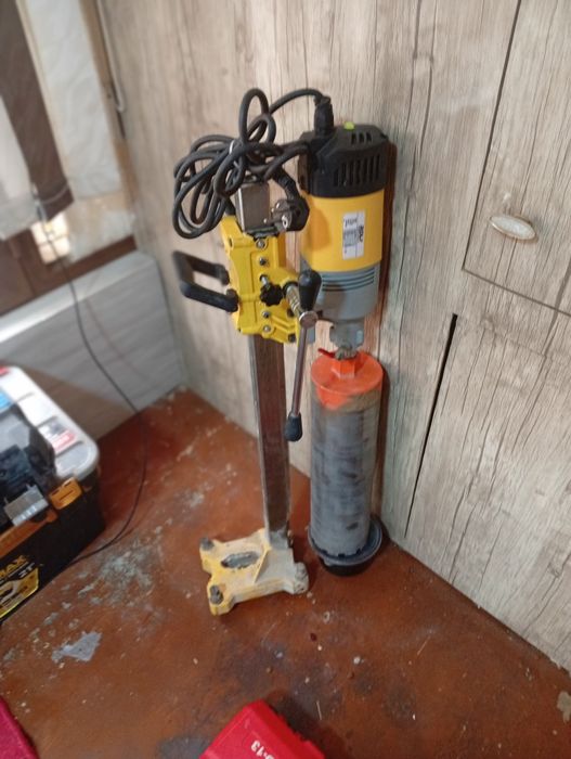 Алмазный бур сотилади