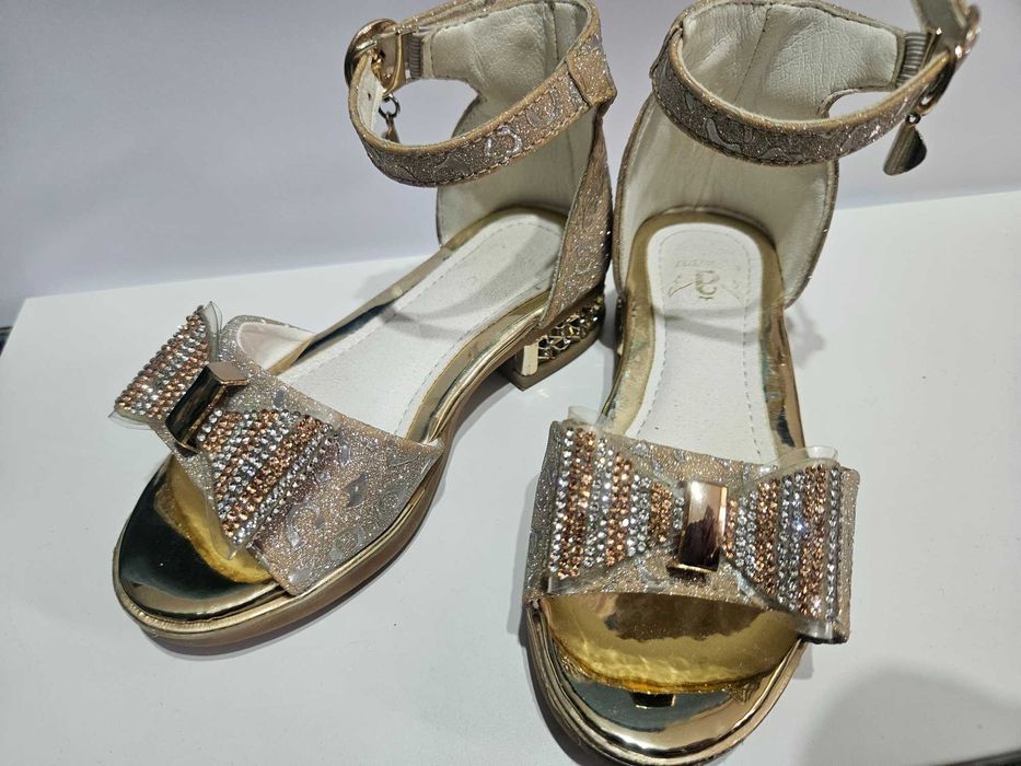 Официални детски сандали