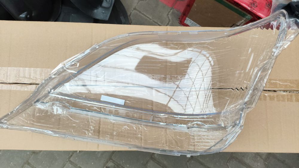 Стекло фара  лексус RX 300