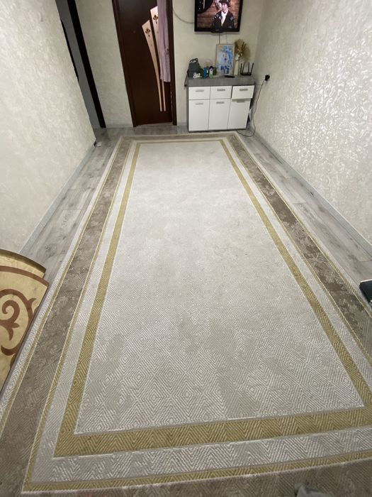 Прододается ковер