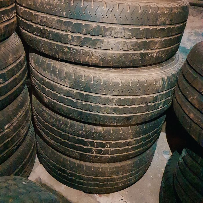 Гуми 4бр 215/65/16 с - 1бр  -89лв