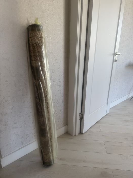 Продается  ковер размером 1,30 м на 2,15 м