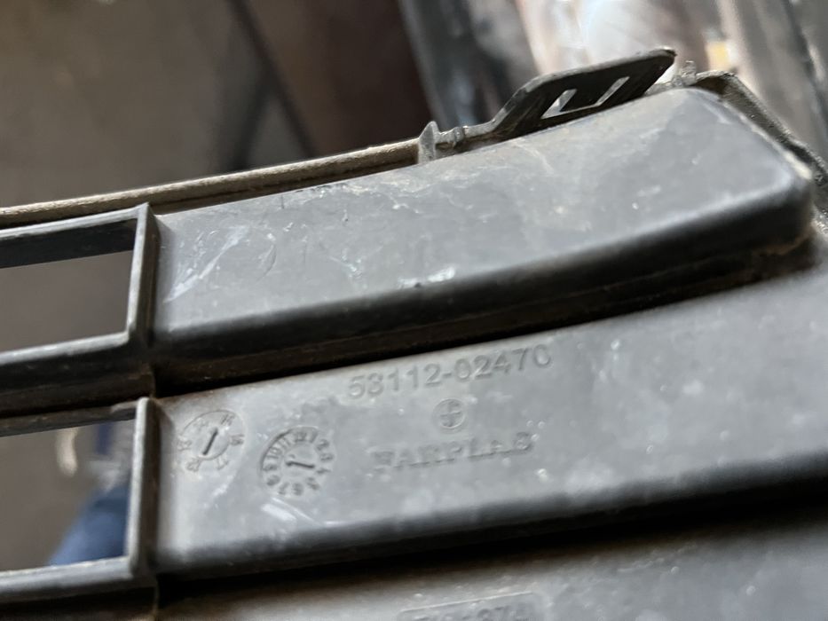 Grila inferioara bara fata Toyota Corolla an 2013-2019