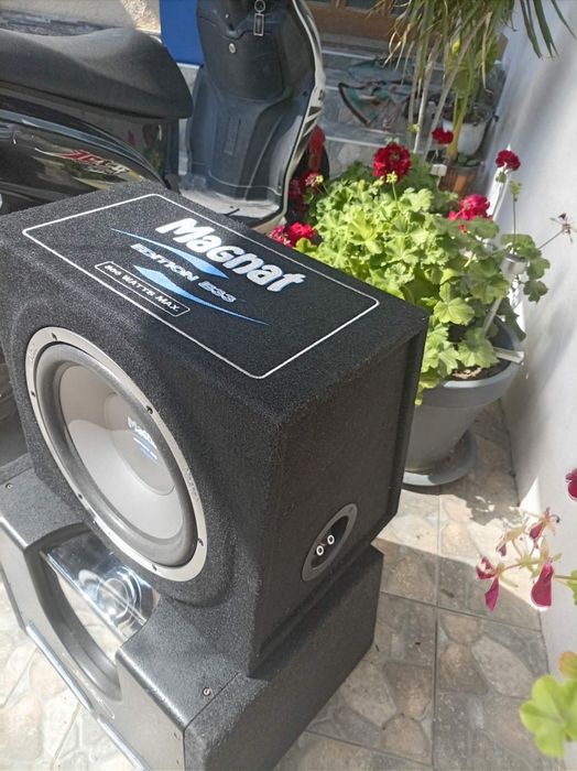 Vand subwoofare auto