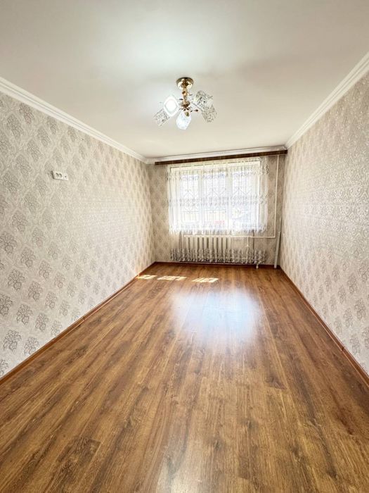 Продам Своя 1  комнатна Чиланзар 2 кв. Можно Под офис