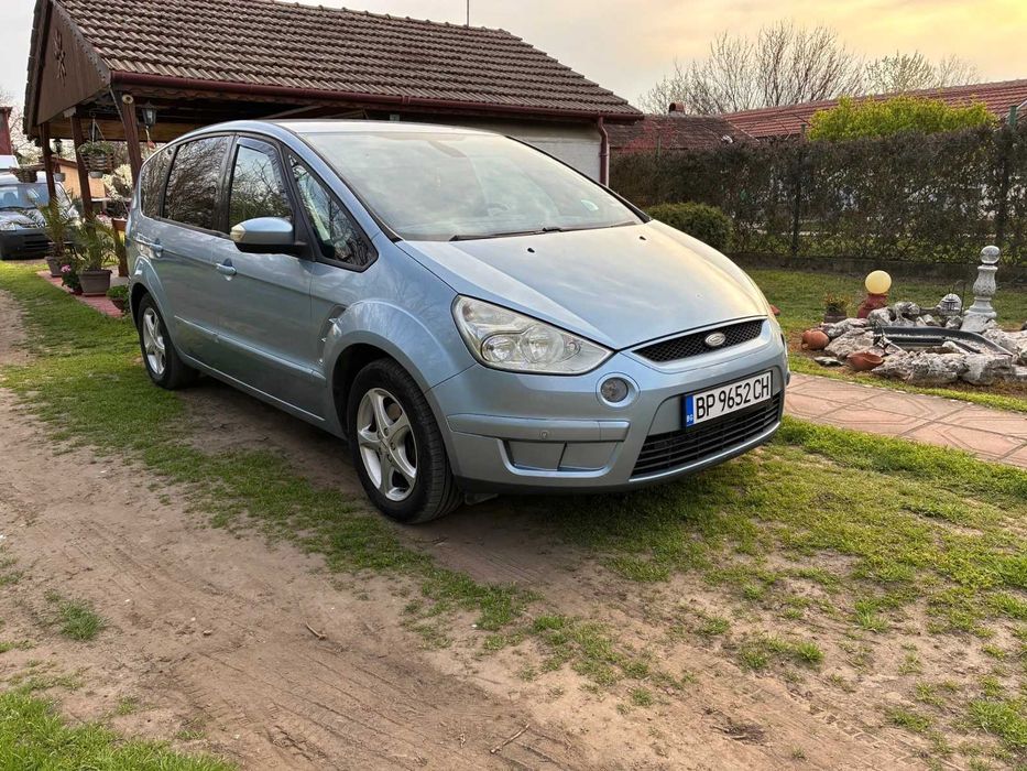 Продавам Ford S-Max