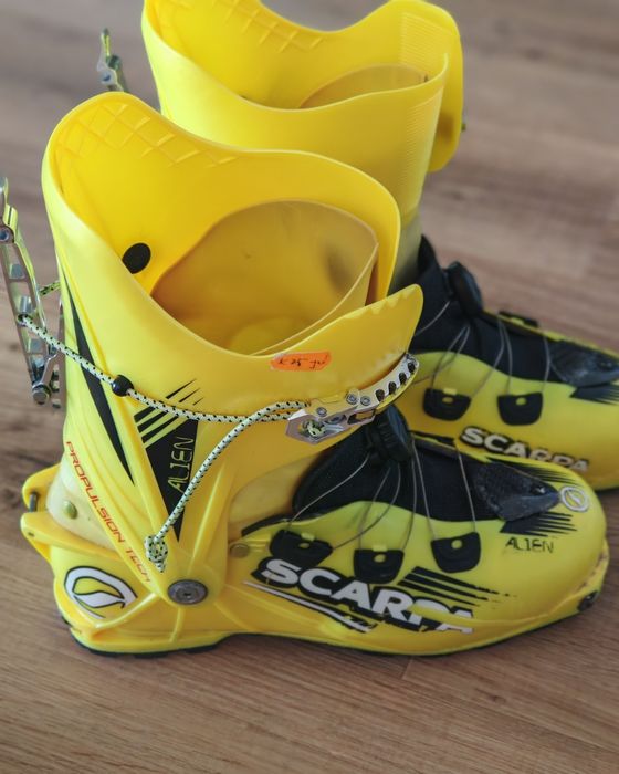 Clăpari schi de tura scarpa alien