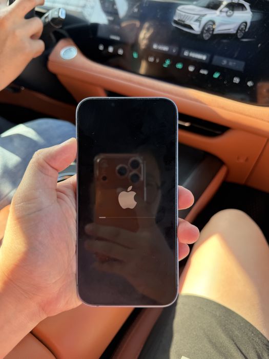 Продам Iphone 14 срочно