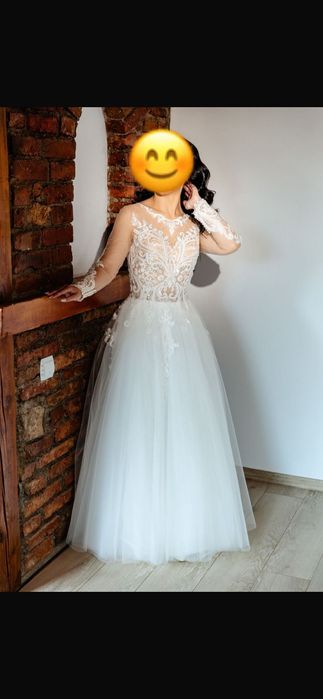 Vand rochie de mireasă superbă