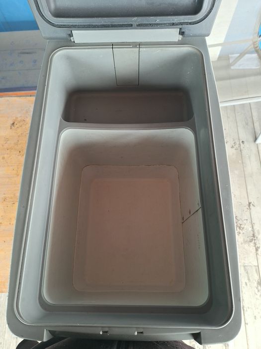 Продавам хладилник за камион/кола/каравана