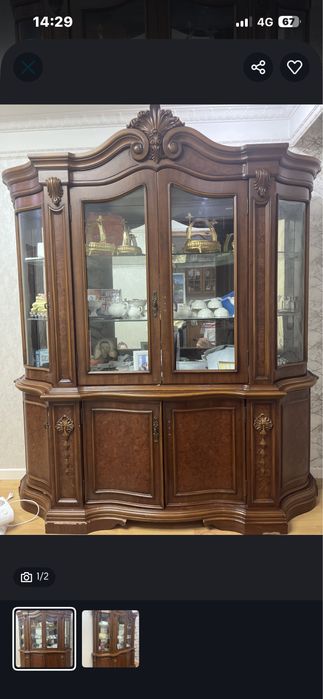 Продаётся роскошный классический шкаф-витрина
