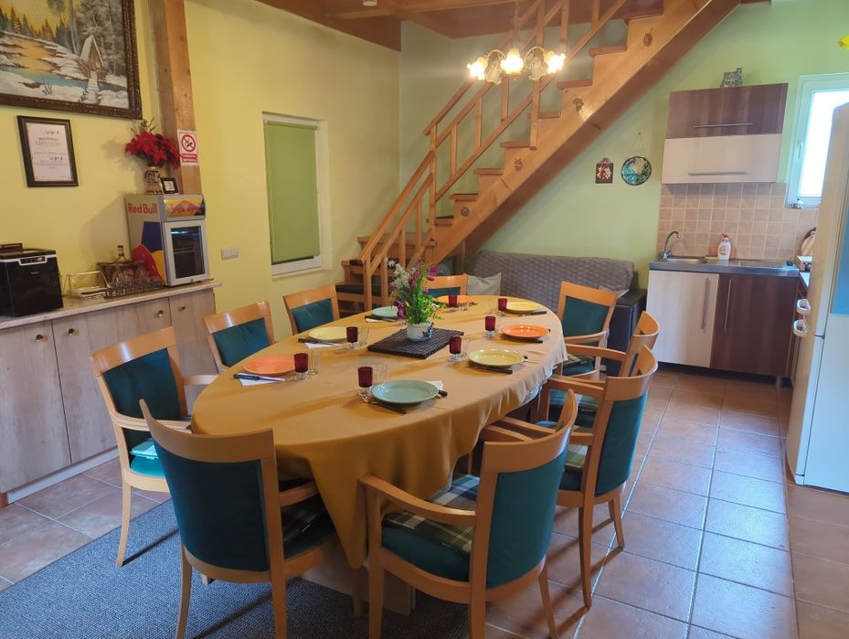 Cazare -Cabana  de închiriat  cu CIUBAR langa Castelul de Lut