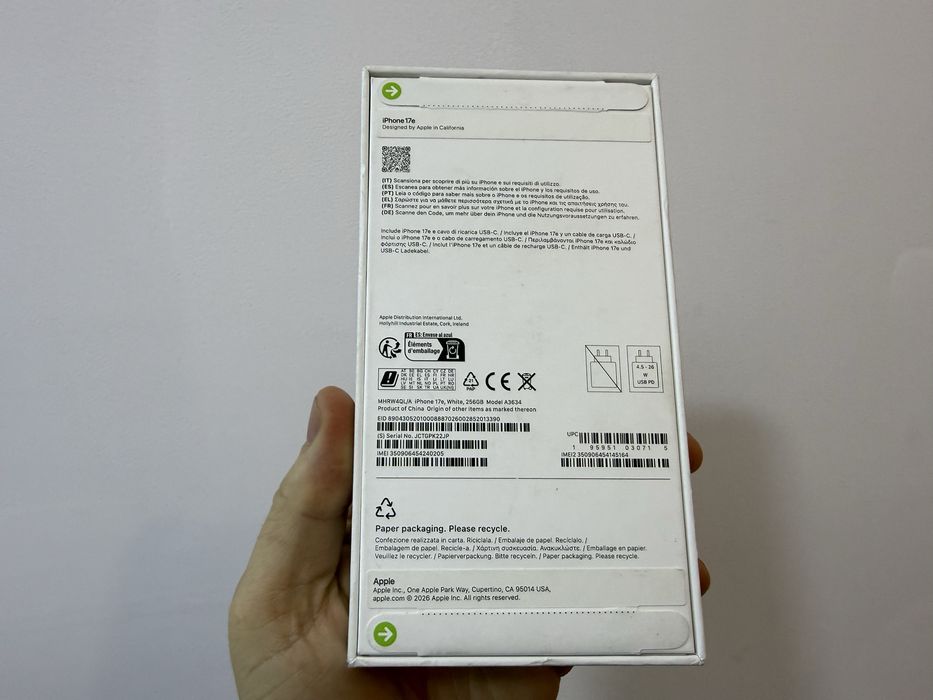 Iphone 17e, 256 GB, White, nou la cutie