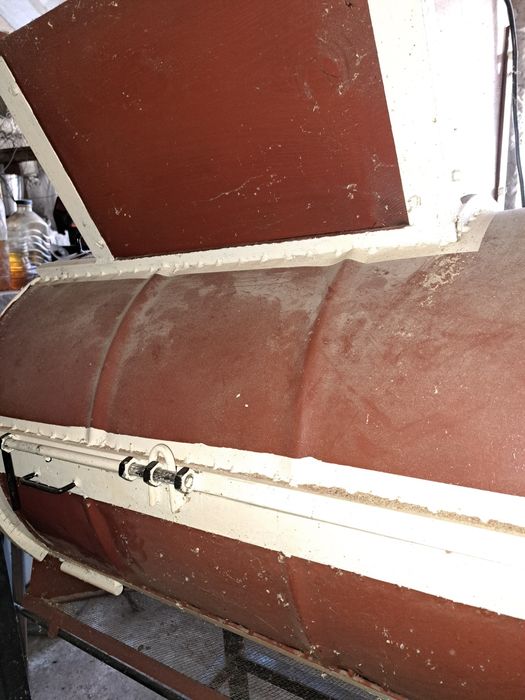 Mașină de bătut porumb