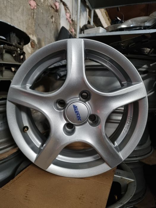 Jante R14 Aliaj 4x100 Alutec 5.5J ET 35 Dacia Spring Opel Renault