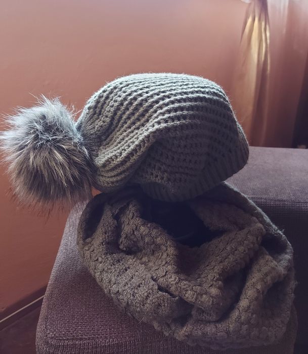 Дамски сет - шапка и шал