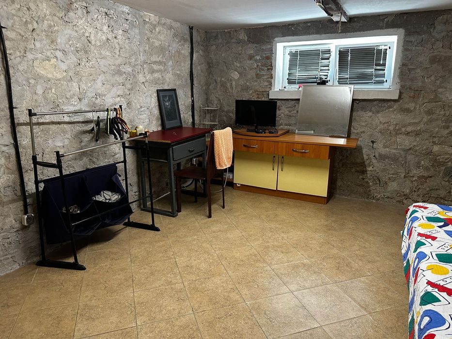 Дава се под наем Двустаен апартамент в Плевен, Идеален център - 25 кв.м за 229.5 € - Снимка #1