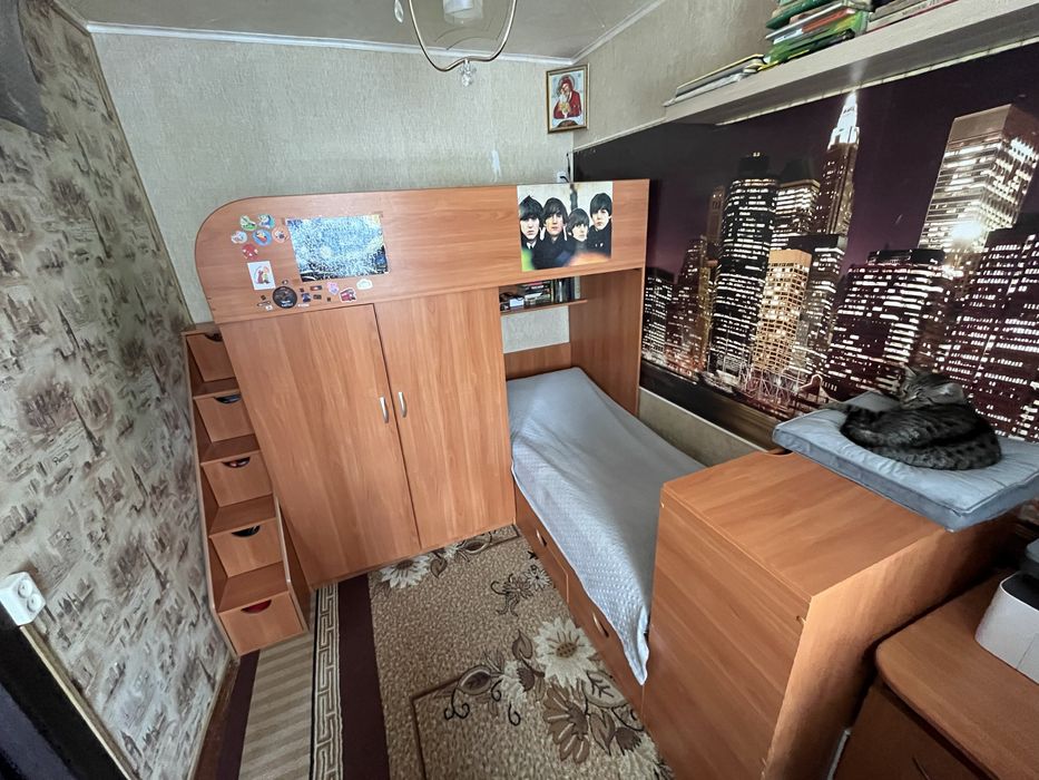 двухъярусная кровать