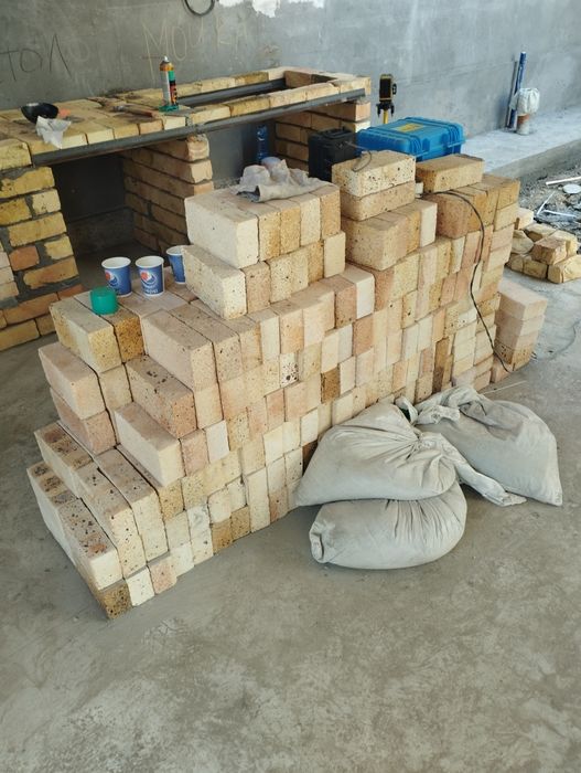 Огнеупорные кирпичи.