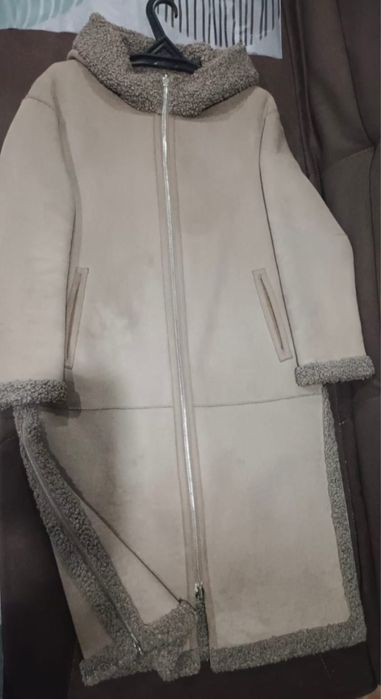 Продам дубленка двухсторяняя в отличном состоянии. Цена 40 000 тенге