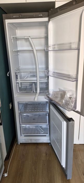 Продается холодильник INDESIT новый