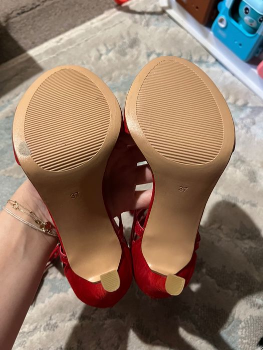 Sandale noi colecția Star Collection Deichmann mărimea 37
