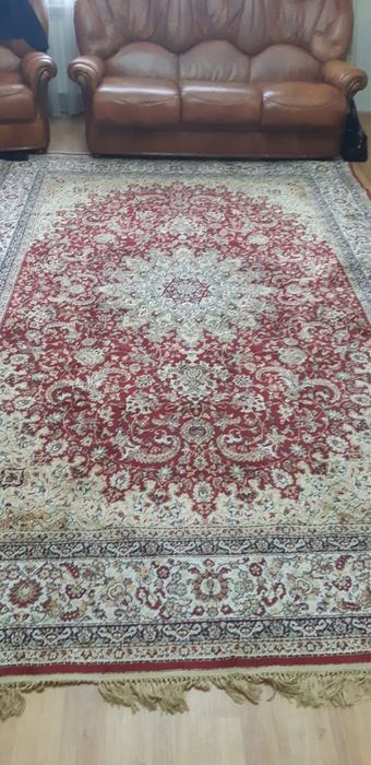 Продам ковер хороший