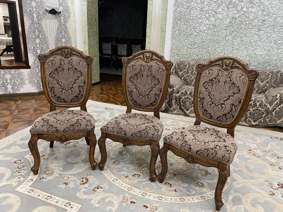 Продаются классические стулья из натурального дуба