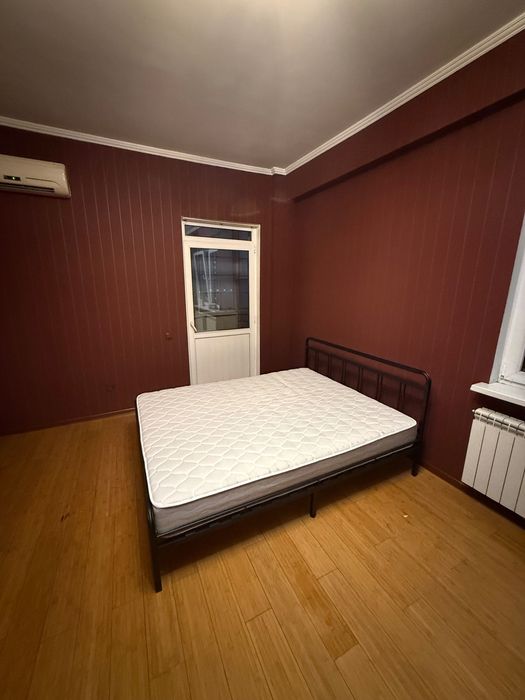 Кровать с матрасом