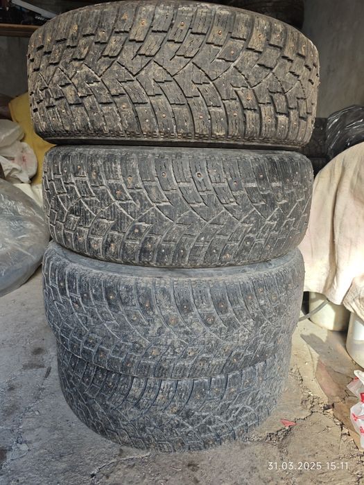 215/60 R17  с шипами