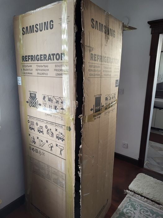 Холодильник Samsung