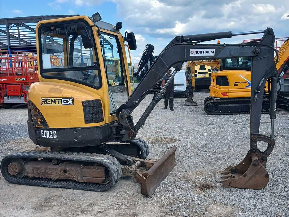 Багер Volvo ECR 28