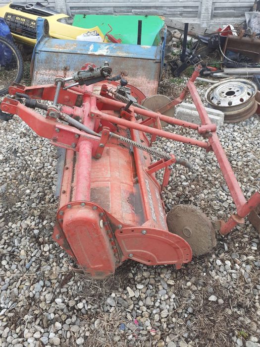 Vând tractor 4x4 18 cai