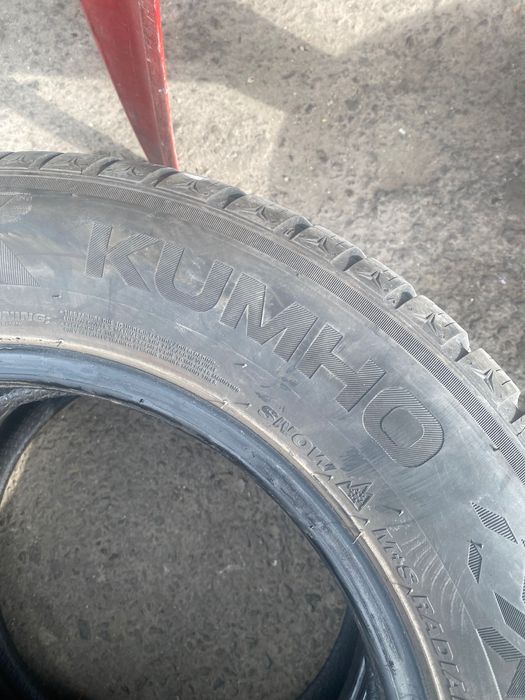 Vând anvelope iarnă Kumho