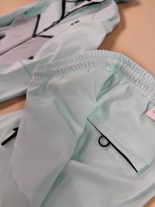 Set Nike Tech Fleece Woven hanorac+pantaloni S pana la  XL