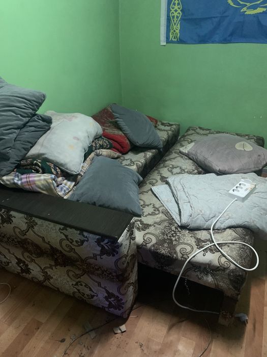 Диван срочно продам