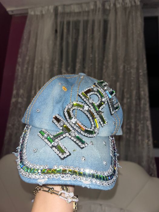 Модерни Шапки с козирка