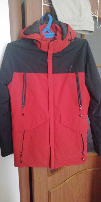 Продам осеннюю куртку