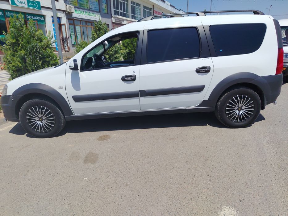 Lada Largus Sotiladi