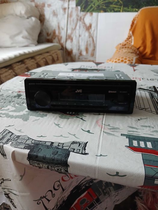 Авто касетофон JVC/bluethooth и баскаса thunder 12, запазени!