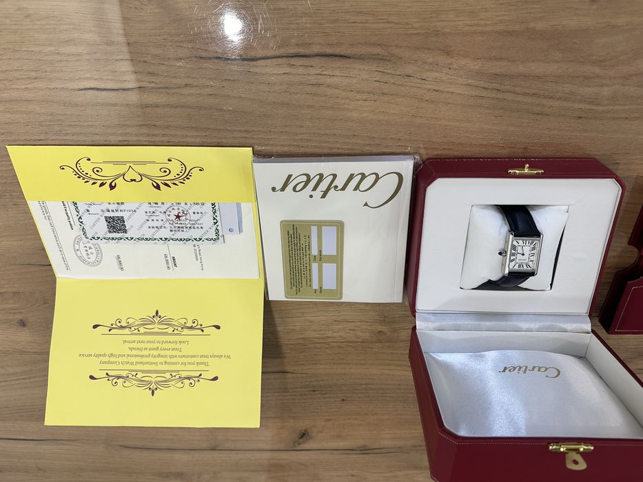 Продам Cartier Tank