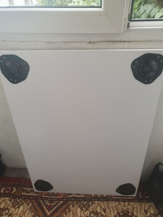 Masa bucătărie cu picioare metalice
