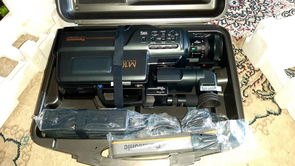 VHS видеокамера PANASONIC M10 новая в упаковке