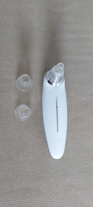 Уред за Почистване на Пори и Черни Точки