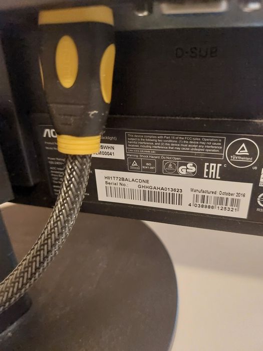 Работна станция - Монитор, WEB камера и клавиатура